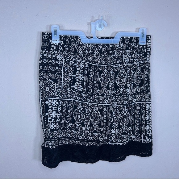 MEDIUM DRESS BARN BEIGE BLACK BOHO LACE ACCENT SKIRT FLORAL STRETCH - Picture 2 of 6